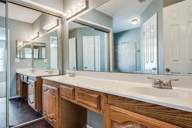300 Canyon Lane, Irving, TX 75063