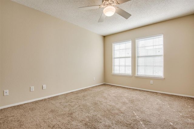 300 Canyon Lane, Irving, TX 75063