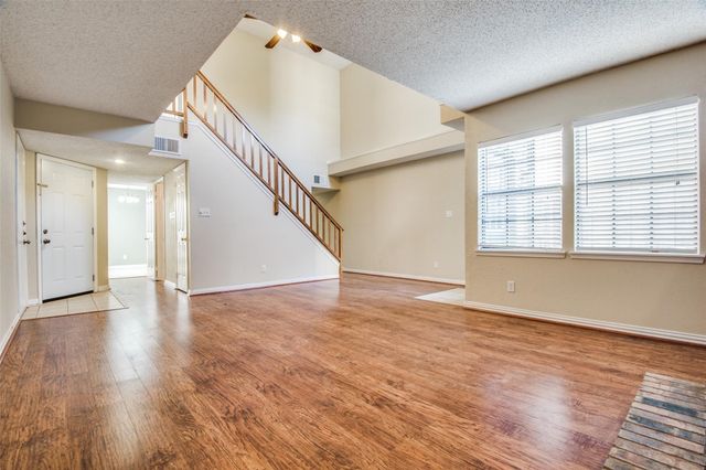 300 Canyon Lane, Irving, TX 75063