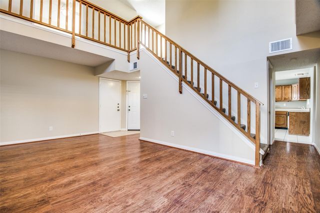 300 Canyon Lane, Irving, TX 75063
