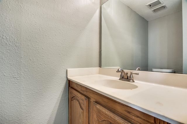 300 Canyon Lane, Irving, TX 75063