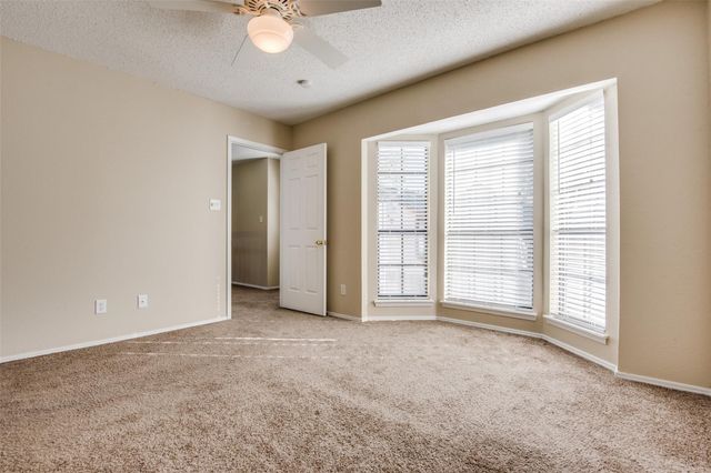 300 Canyon Lane, Irving, TX 75063