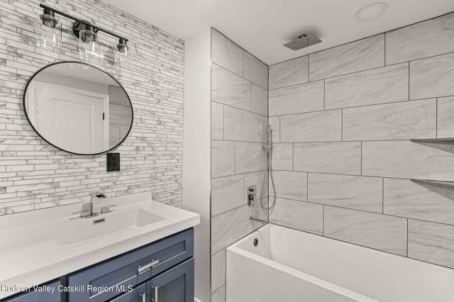 2961 Cottage Place, Hudson, NY 12534