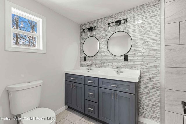 2961 Cottage Place, Hudson, NY 12534