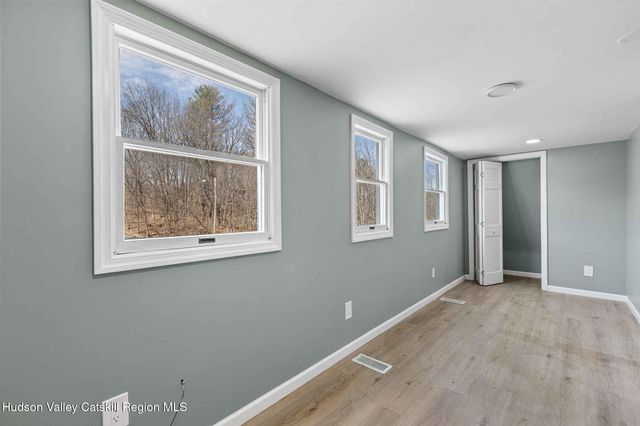 2961 Cottage Place, Hudson, NY 12534