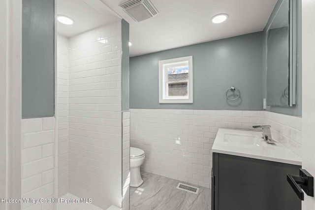 2961 Cottage Place, Hudson, NY 12534