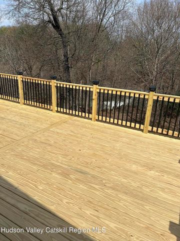 2961 Cottage Place, Hudson, NY 12534