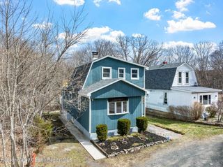 2961 Cottage Place, Hudson, NY 12534