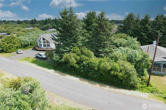 186 Wishkah Street SW, Ocean Shores, WA 98569