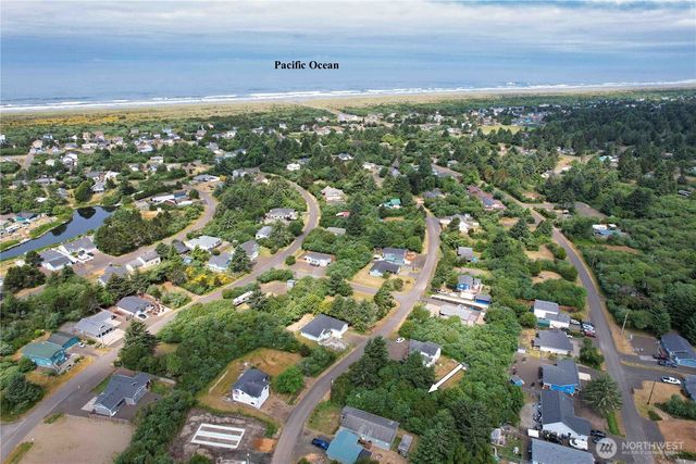 186 Wishkah Street SW, Ocean Shores, WA 98569