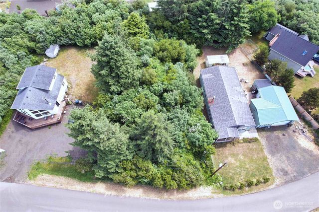 186 Wishkah Street SW, Ocean Shores, WA 98569