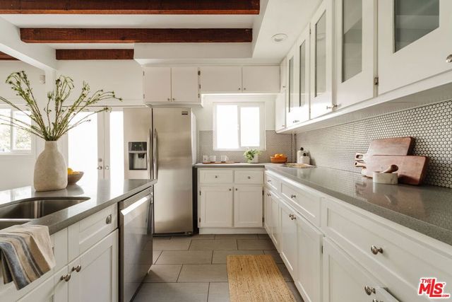 2331 S West View Street, Los Angeles, CA 90016