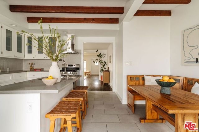 2331 S West View Street, Los Angeles, CA 90016
