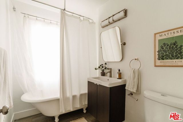 2331 S West View Street, Los Angeles, CA 90016