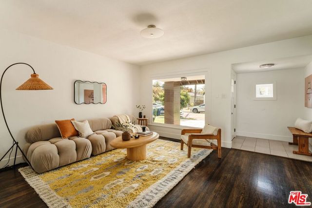 2331 S West View Street, Los Angeles, CA 90016