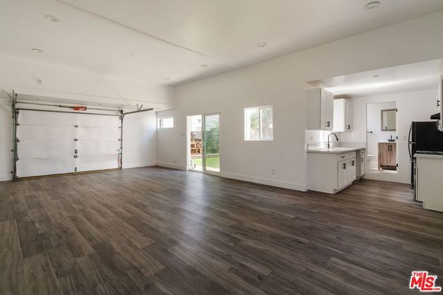 2331 S West View Street, Los Angeles, CA 90016