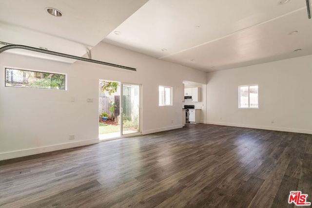 2331 S West View Street, Los Angeles, CA 90016