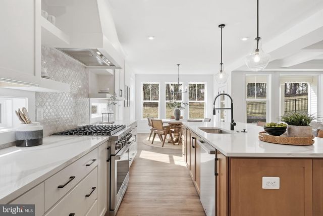5413 WOODWAY DR, Alexandria, VA 22310