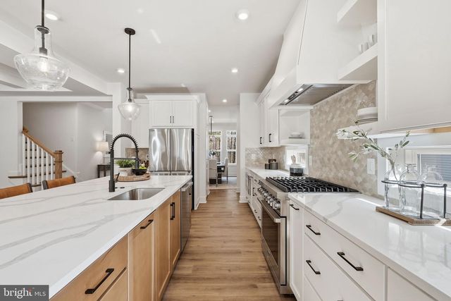 5413 WOODWAY DR, Alexandria, VA 22310