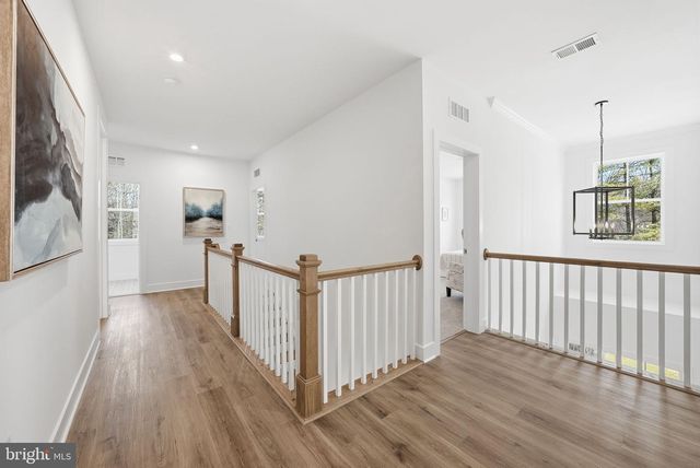 5413 WOODWAY DR, Alexandria, VA 22310