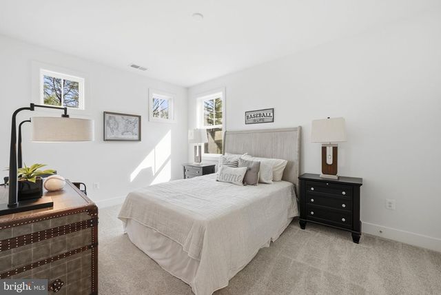 5413 WOODWAY DR, Alexandria, VA 22310