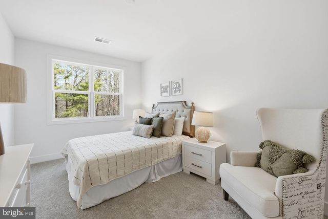 5413 WOODWAY DR, Alexandria, VA 22310