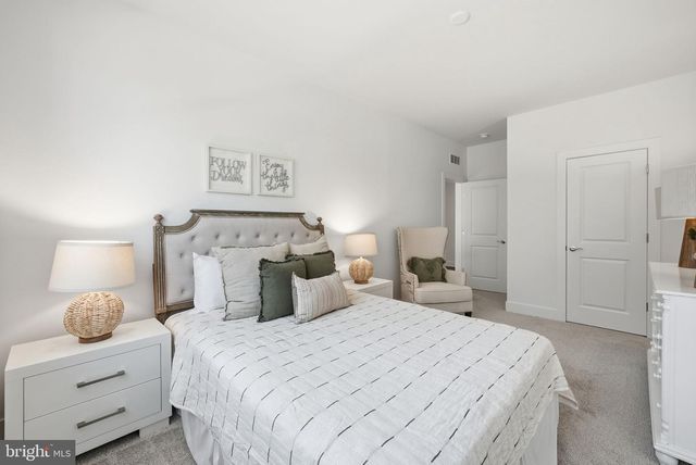 5413 WOODWAY DR, Alexandria, VA 22310