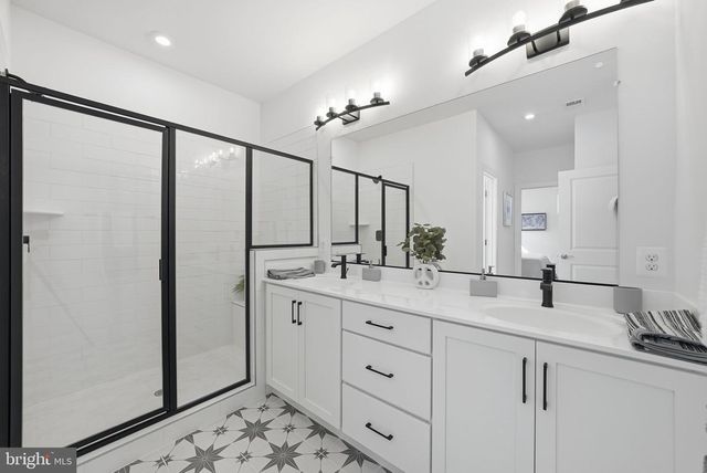 5413 WOODWAY DR, Alexandria, VA 22310