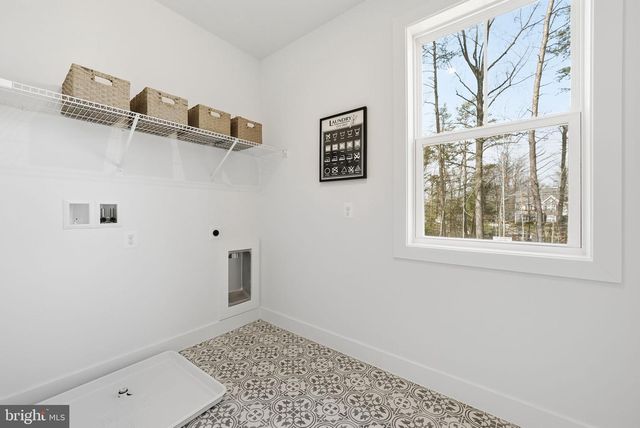 5413 WOODWAY DR, Alexandria, VA 22310