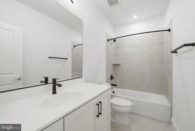 5413 WOODWAY DR, Alexandria, VA 22310