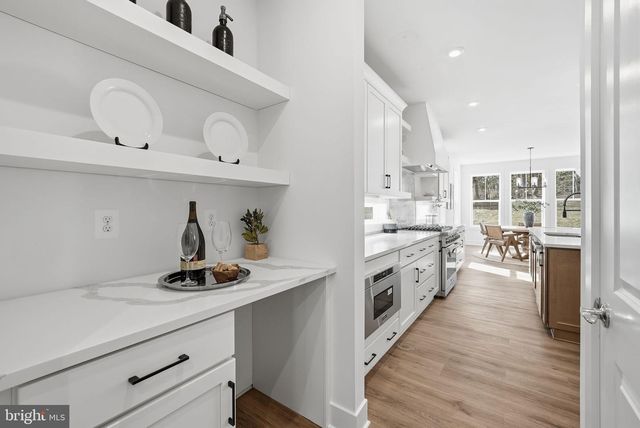 5413 WOODWAY DR, Alexandria, VA 22310