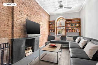 215 E 17TH Street # 2, New York City, NY 10003