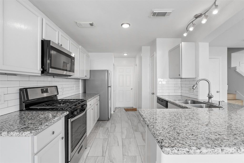 6810 Strathmore Place Court, Katy, TX 77449