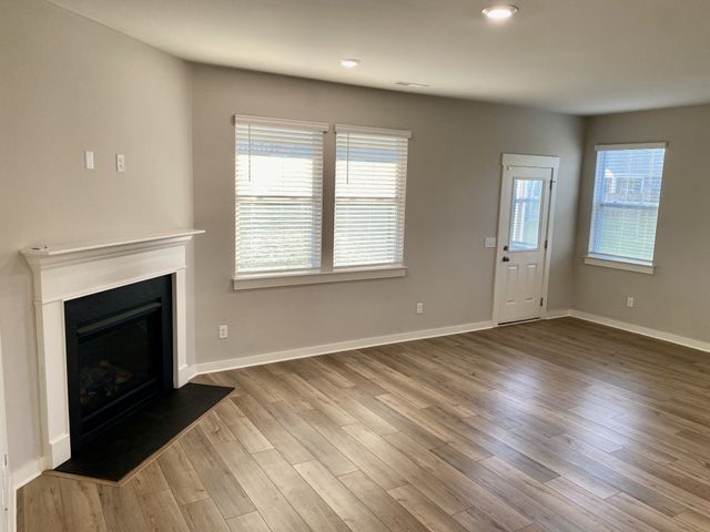 1002 Cunningham Cir, Spring Hill, TN 37174