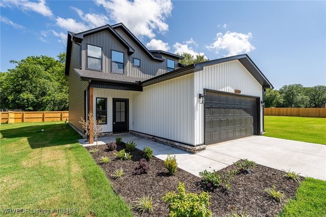 9009 Carson Way, Fort Smith, AR 72908