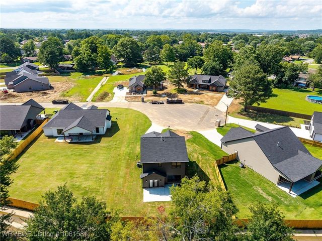 9009 Carson Way, Fort Smith, AR 72908
