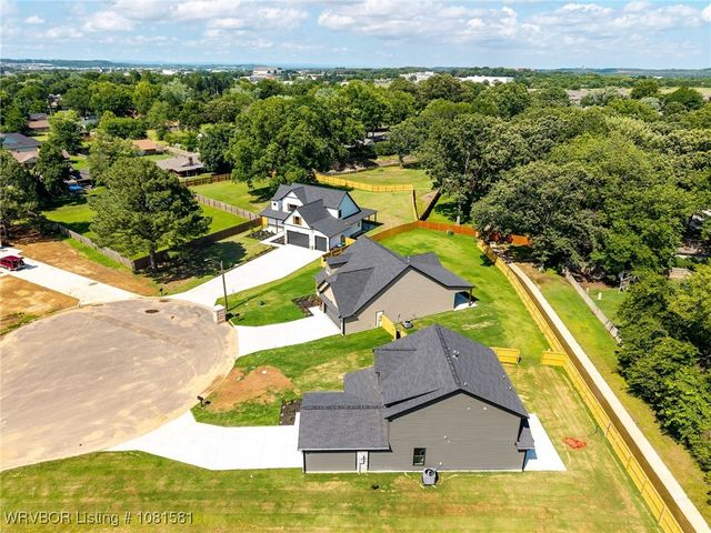 9009 Carson Way, Fort Smith, AR 72908