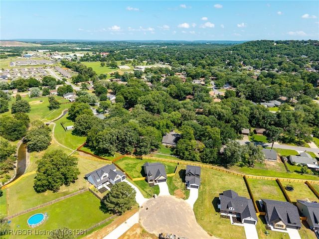 9009 Carson Way, Fort Smith, AR 72908