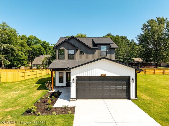 9009 Carson Way, Fort Smith, AR 72908