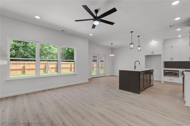 9009 Carson Way, Fort Smith, AR 72908