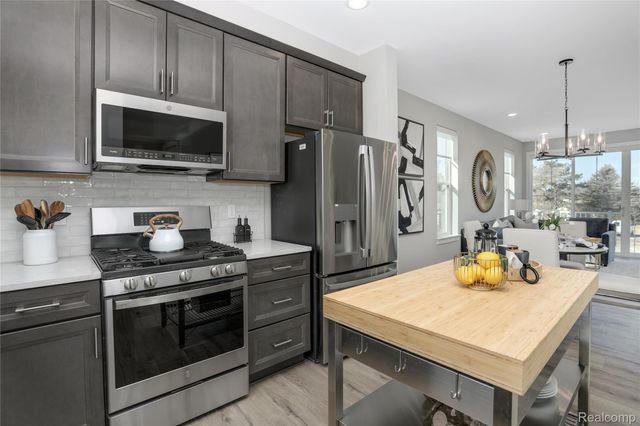 29977 Center Street, Lyon Charter Township, MI 48165