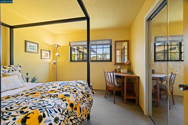 925 Tara Hills Dr, Pinole, CA 94564