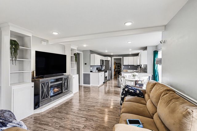454 E Chicago Street, Jonesville City, MI 49250