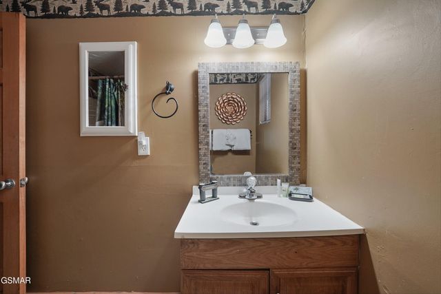 1321 N Baden Drive, Gatlinburg, TN 37738