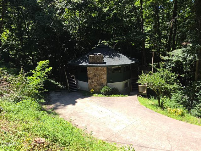 1321 N Baden Drive, Gatlinburg, TN 37738
