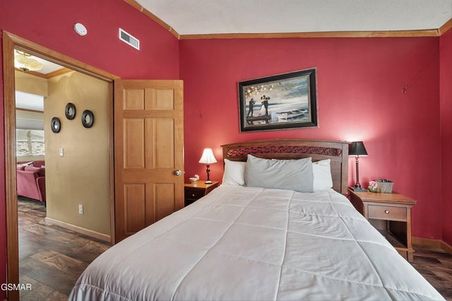 1321 N Baden Drive, Gatlinburg, TN 37738