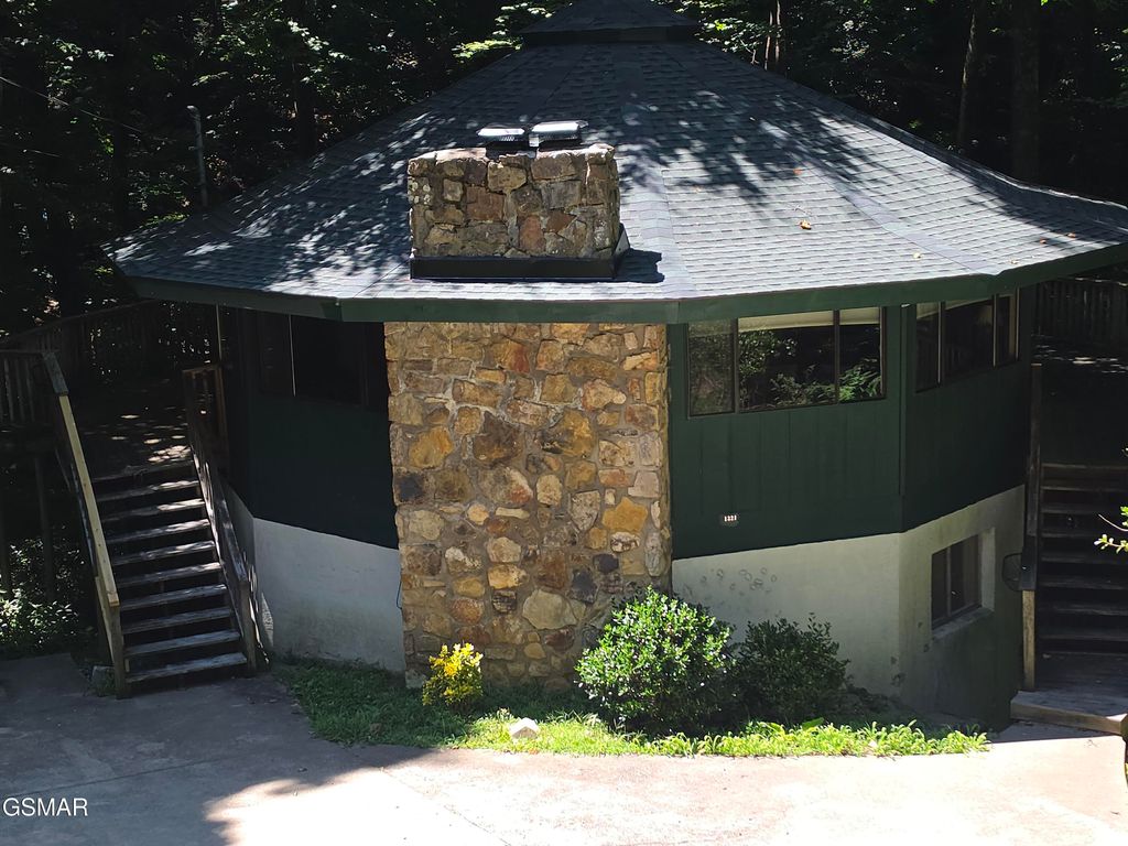 1321 N Baden Drive, Gatlinburg, TN 37738