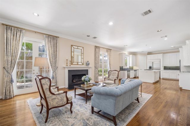 1721 Nantucket Drive 2, Houston, TX 77057