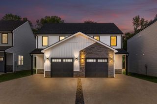 689/691 Neighborhood Road, Wellford, SC 29385