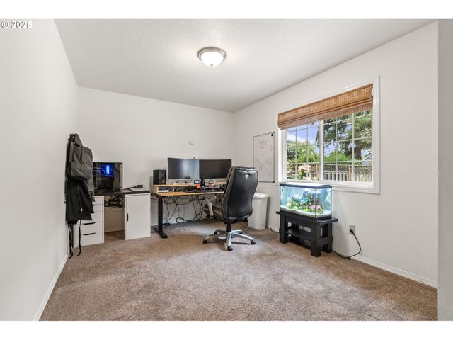 575 Ne Goldie Dr, Hillsboro, OR 97124